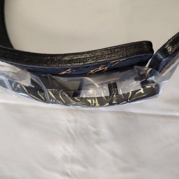 Arsa Fitness Weightlifting Adjustable Leather Belt XS - Picture 7 of 11